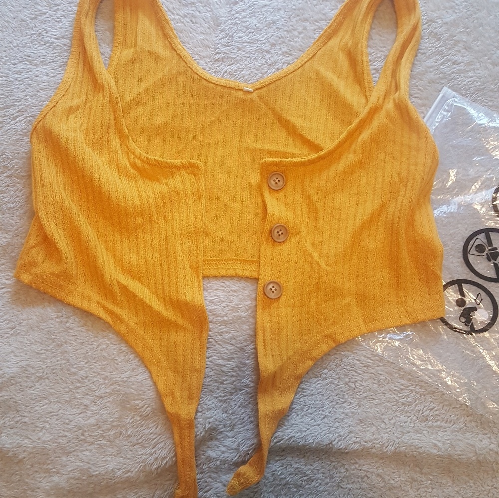 Cropped tank tie top